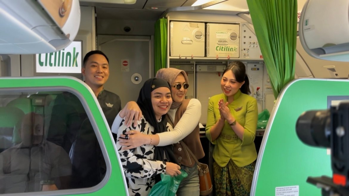 Citilink Indonesia Berbagi Kasih Sayang lewat Kue Tiramisu dalam Penerbangan Jakarta-Denpasar