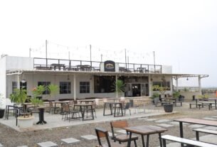 Sensasi Sunset dan Live Music: Pengalaman Berbeda di The Rooftop Coffee and Resto