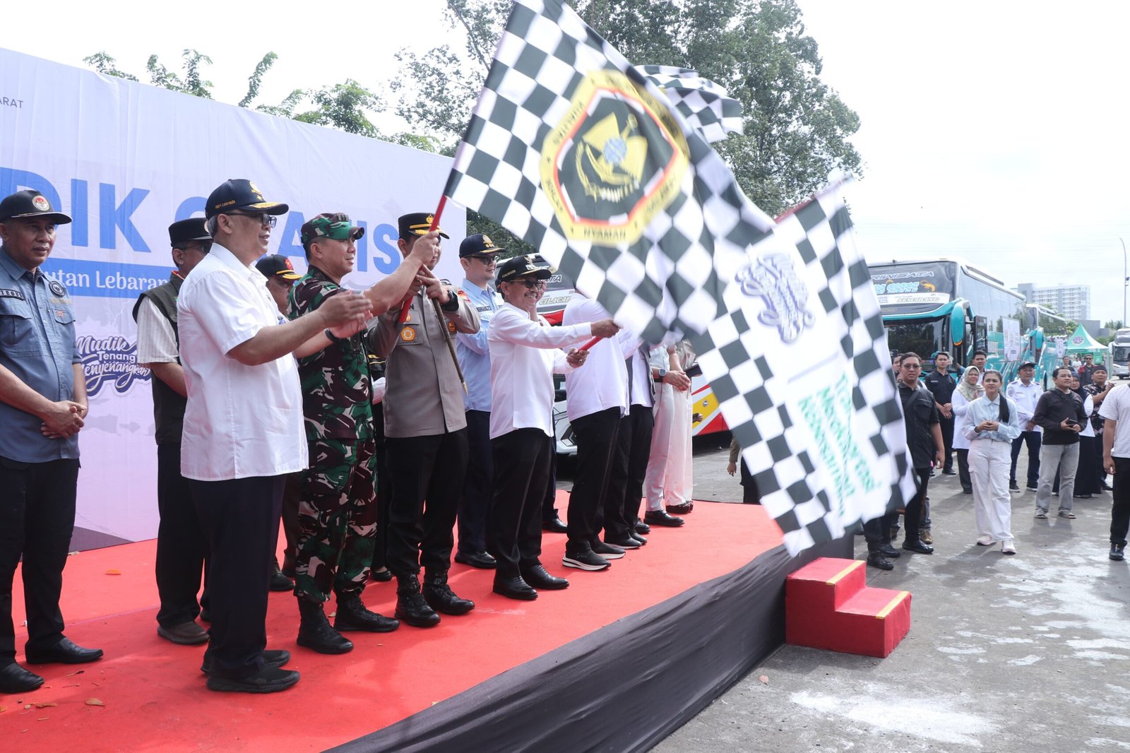 Wali Kota Tangerang Lepas Ribuan Pemudik dengan Tagline 'Mudik Tenang, Semuanya Bahagia