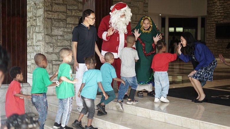 Saat Kebersamaan Menjadi Makna, ARYADUTA Lippo Village Tutup Tahun dengan Aksi Sosial
