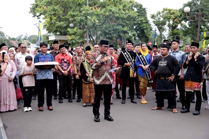 Resepsi Massal HUT ke-33, Tangerang Ngebesan Satukan 106 Pasangan dalam Harmoni Keberagaman