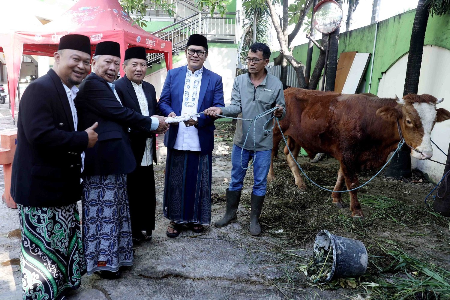 Momen Iduladha, Sachrudin-Maryono Ajak Warga Memperkuat Kepedulian Sosial