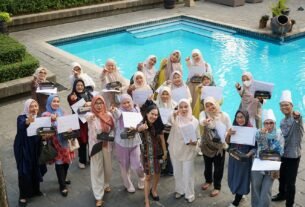 ARYADUTA Lippo Village Bekali Pelaku UMKM dan Ibu Rumah Tangga Lewat Kelas Membuat Banana Strudel