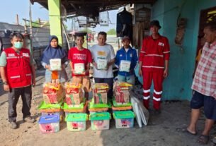PMI Kota Tangerang Salurkan Bantuan kepada Empat Keluarga Terdampak Kebakaran di Neglasari