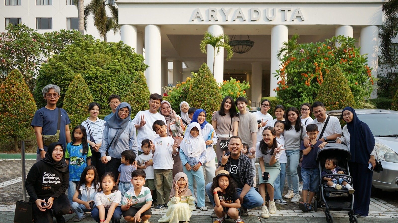 ARYADUTA Lippo Village Ajak Anak Jelajahi Alam Lewat Family Photo Walk
