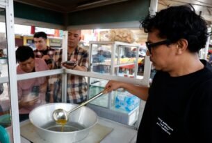 Bawa Cita Rasa Autentik Surabaya, Soto Ambengan Cak Wan Resmi Buka di Pasar Modern Graha Raya Tangsel
