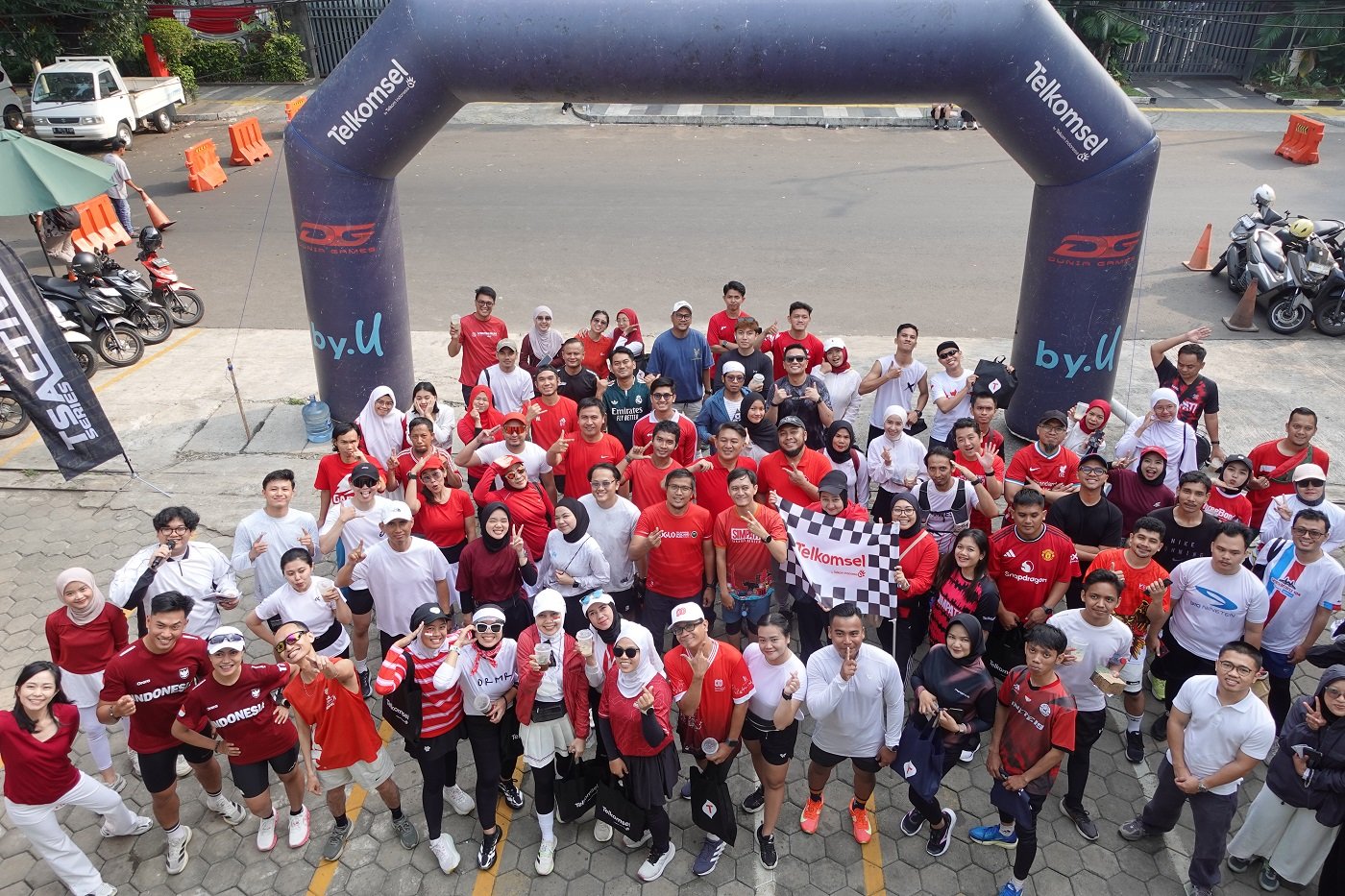 Telkomsel Jabotabek Jabar dan FITA Ajak Komunitas Lari Rayakan Semangat Kemerdekaan melalui “JawaraFit- Running Road to Merdeka Run”